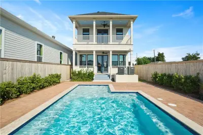 New Orleans, LA 70114Whitney, Louisiana