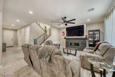 70 Pikiariki Ct, Las Vegas, NV 89183
