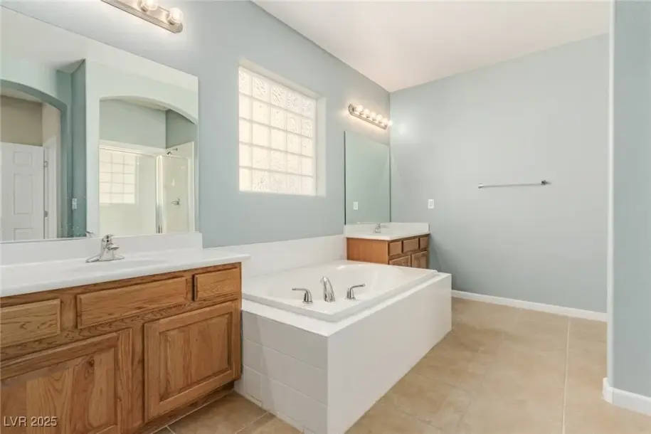 8692 Blakely Ct, Las Vegas, NV 89148-5