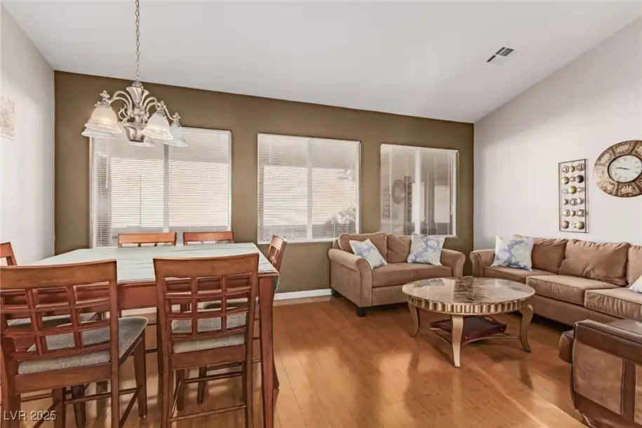 8692 Blakely Ct, Las Vegas, NV 89148-1