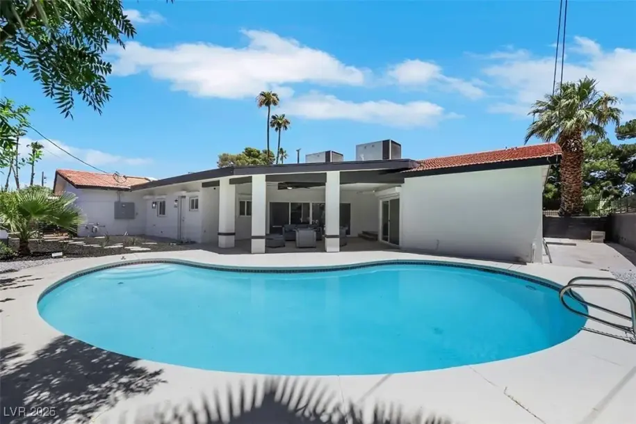 1900 S 15th St, Las Vegas, NV 89104-3